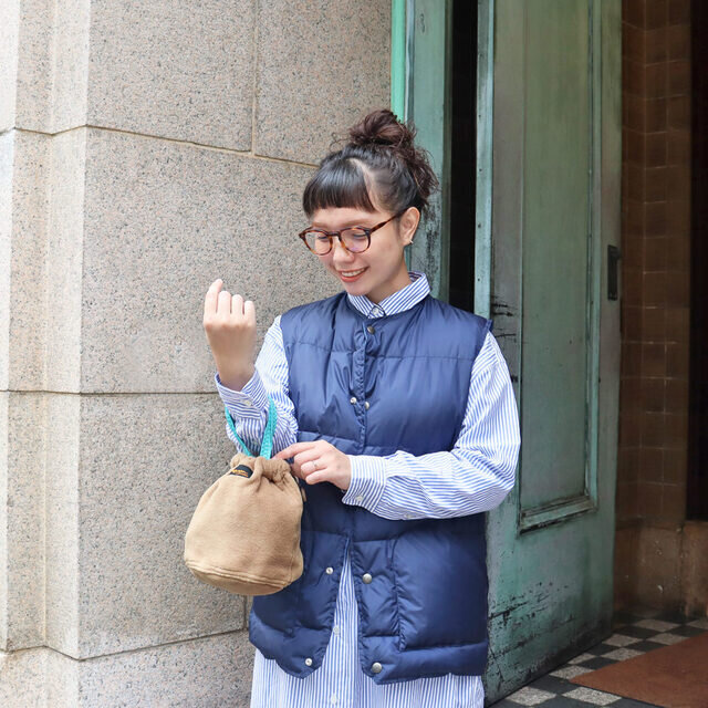 ベージュは合わせやすいカラーなので、4色の中だと万能に使えそうです!
もち手のブルーがいいアクセントに!