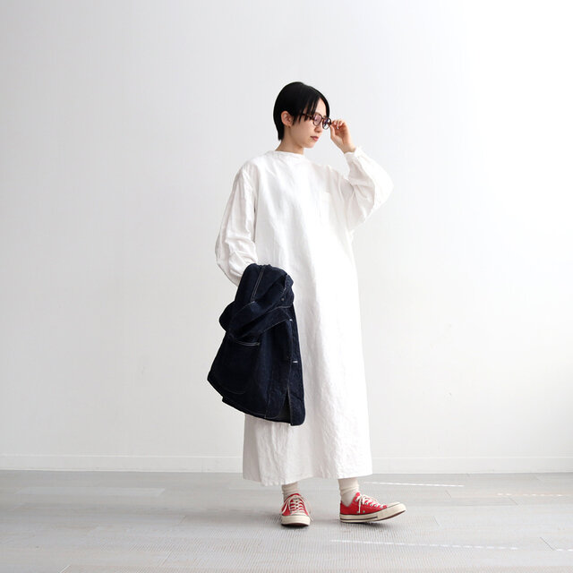 ■ホワイト(身長160cm、着用サイズM)