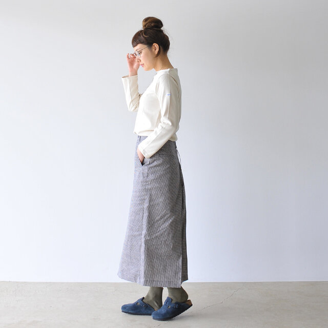 モデル:164cm / 46kg
color : navy(1008072) / size : 35(幅狭)(22.5cm)