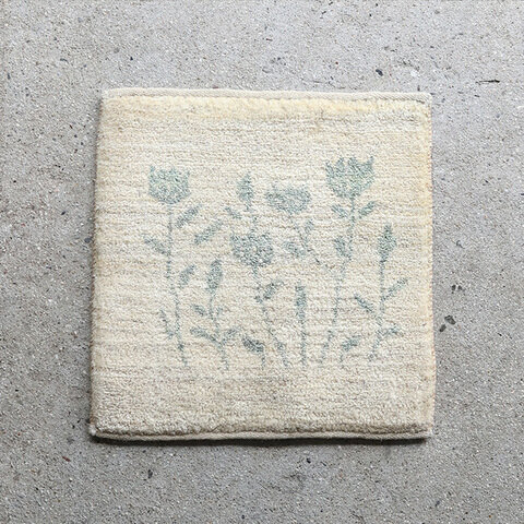 優しいカラー 草木染の100%ウールだけで織った ミニギャッベ フラワー 約40×40cm kurashisha
