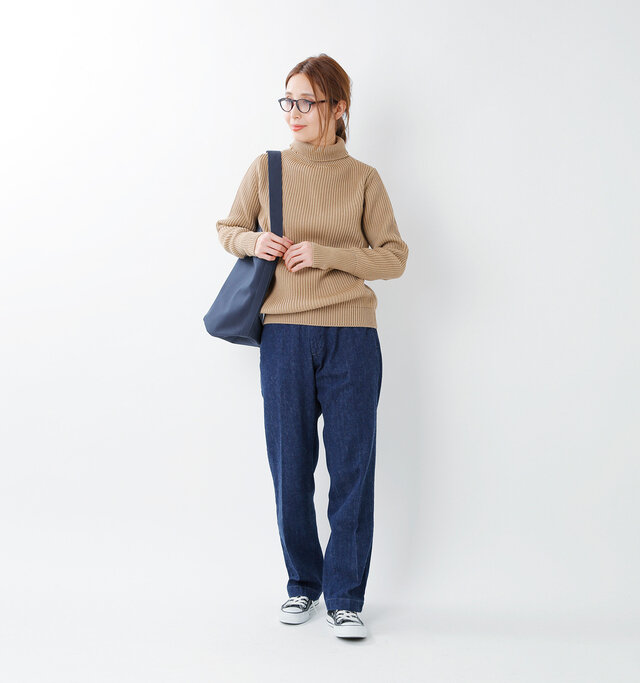 model yama:167cm / 49kg
color : camel / size : XS