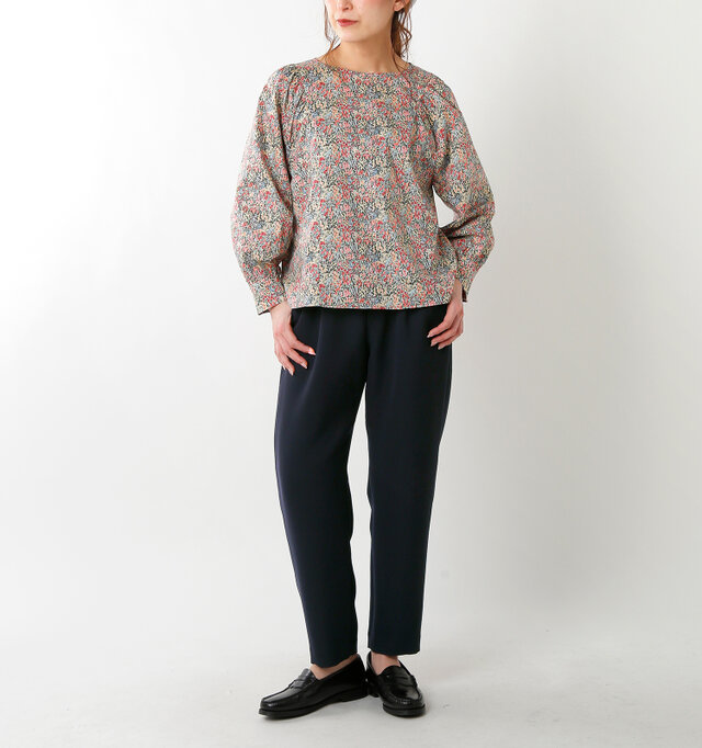model tomo:158cm / 45kg
color : navy / size : 2