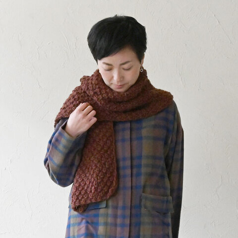sisam|ざっくり編み目模様がかわいいあたたかマフラー【手編みウール】【防寒・温活・冷え取り】【クリスマスギフト】 / フックラマフラー