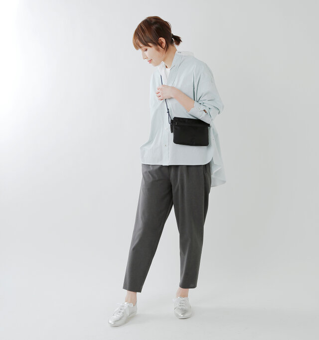 model yama:167cm / 49kg
color : silver / size : 6(約24.0cm)