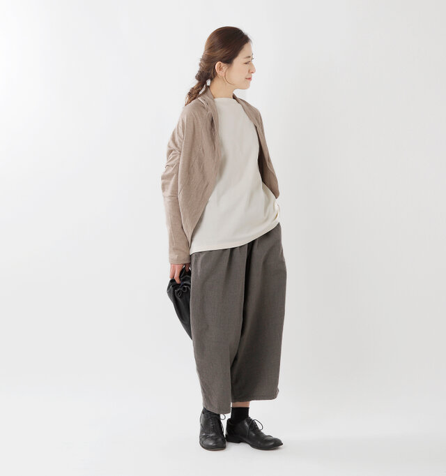 model tomo:158cm / 45kg
color : beige / size : F