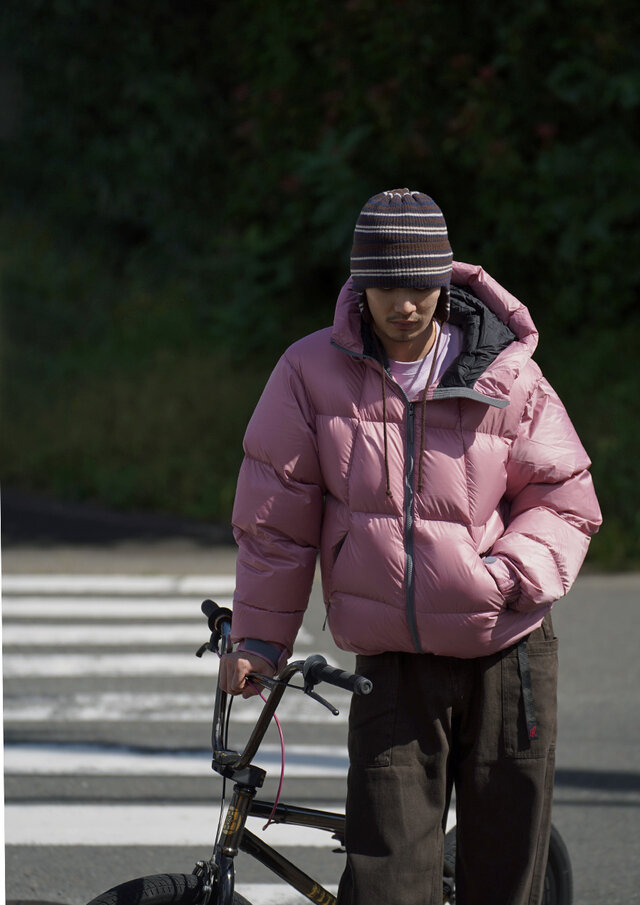 ダークトーンになりがちな冬こそ、ピンクを主役に。
