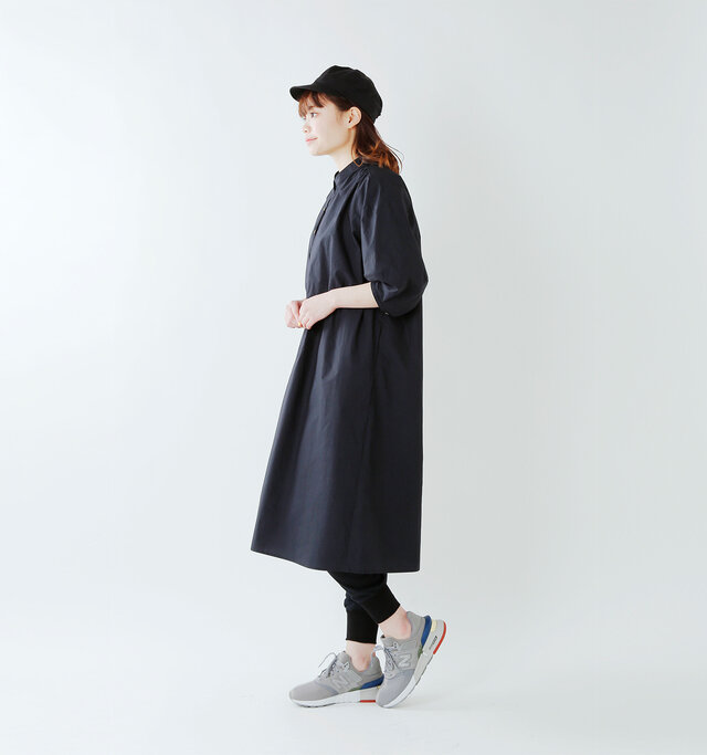 model rina:169cm / 50kg
color : steel / size : 24.0cm