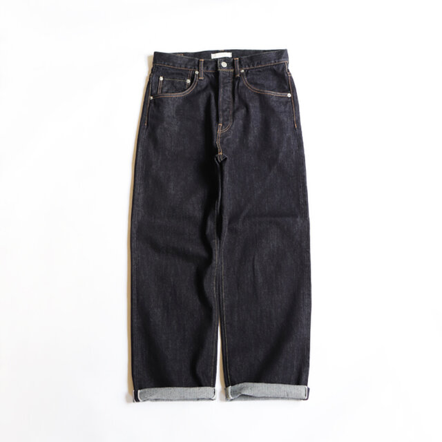 15.6ozオリジナルセルビッチデニムを使用した「HATSKI」の5ポケットストレートデニムです。