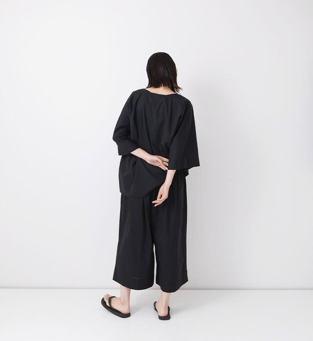 color : SUMIKURO , model : 162cm