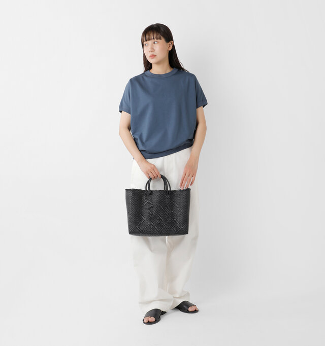 model mayuko：168cm / 55kg 
color : slate blue / size : F