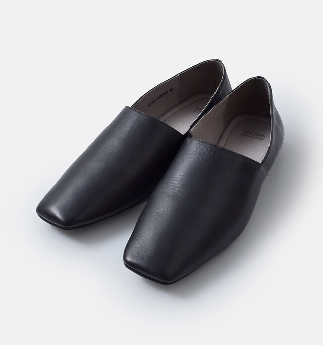color : black