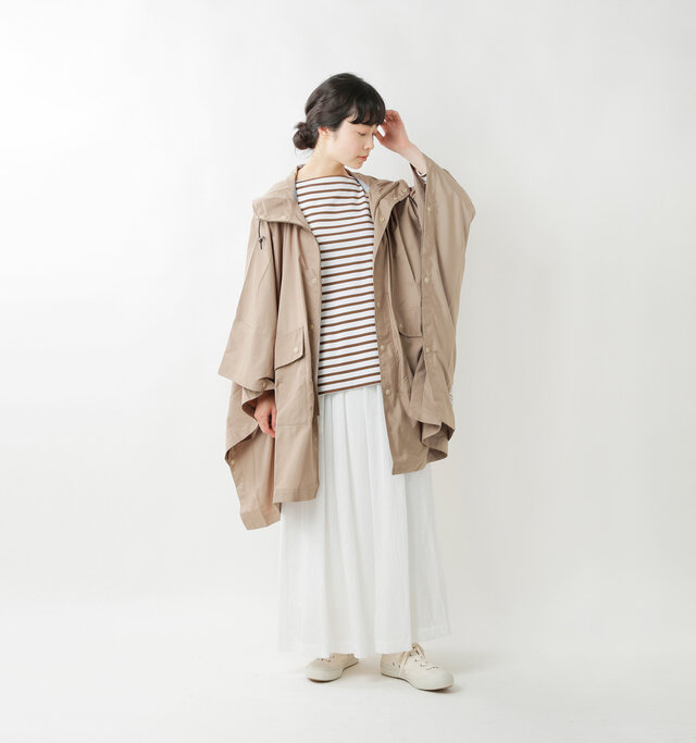 model mariko：162cm / 47kg 
color : white × brown / size : S