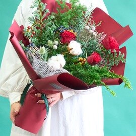 AND PLANTS|【クリスマス'25】スワッグにもなる生花の森の花束 L