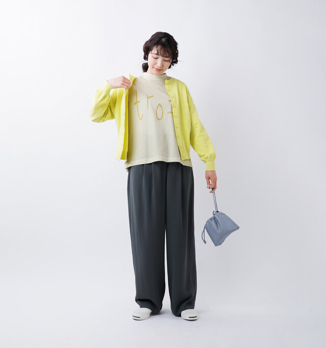 model mizuki：168cm / 50kg 
color : offwhite / size : F