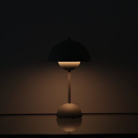 &tradition ｜FLOWERPOT POTABLE TABLE LAMP VP9  [ 照明・ライト・ランプ ]