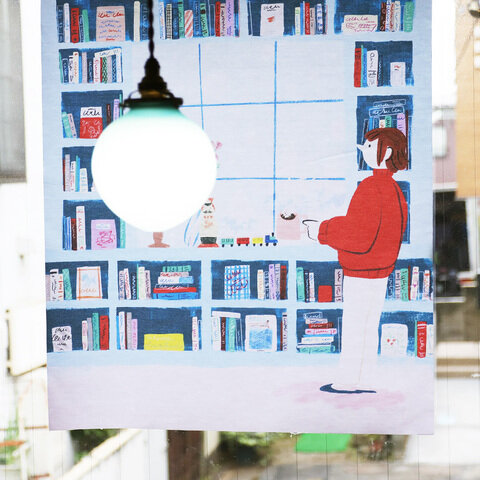 nunocoto｜ファブリックポスター：冬の日の本棚（大桃洋祐）