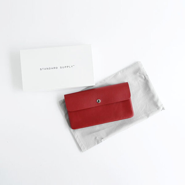 オリジナルの箱に入れてお届けします。シンプルで品のある革小物は、プレゼントにもぴったりです。