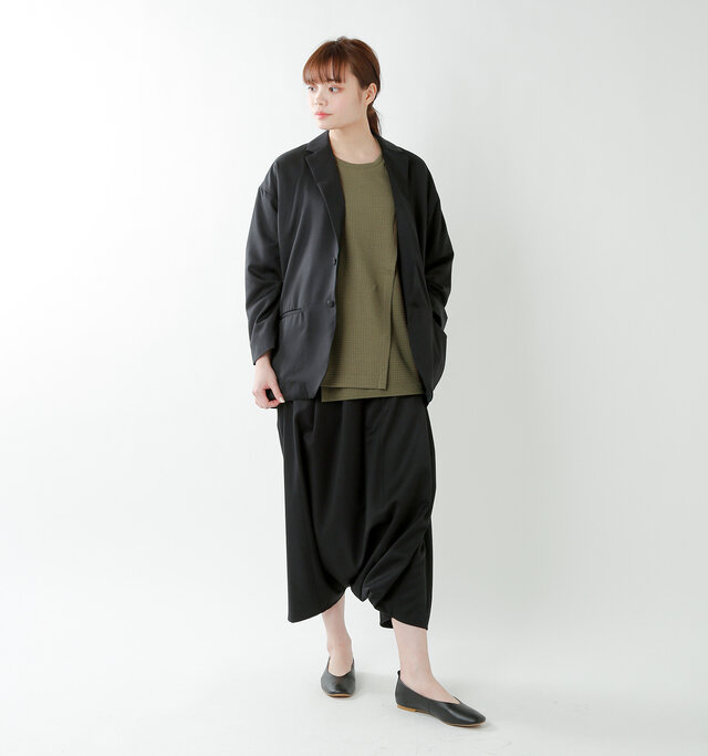 model rina:169cm / 50kg
color : khaki / size : 0
