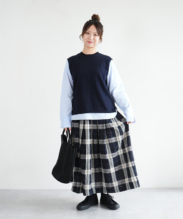 身長157cm/着用カラー:79 BKネイビー/ブルー 着用サイズ:f