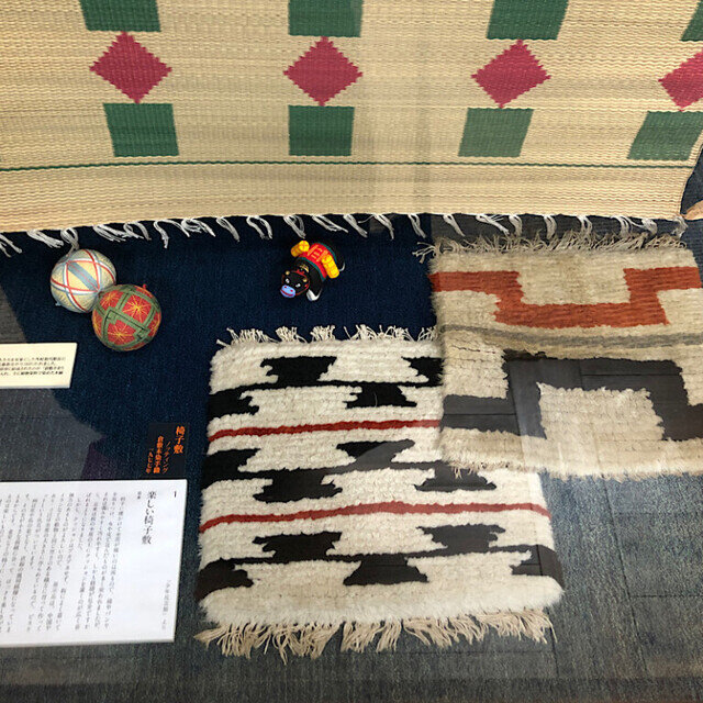 倉敷民藝館に展示されたノッティング。
1977年に作られたものですが、とてもモダンですね。