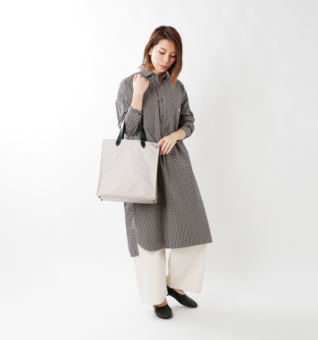 model mei:165cm / 50kg
color : 66kinari×black / size : one
