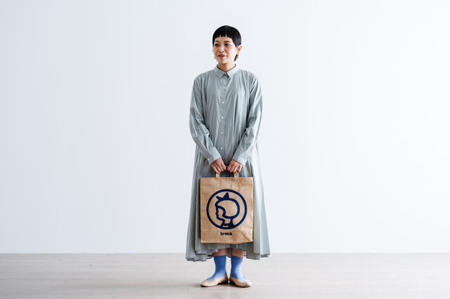 ワンピースとして、羽織りとして。一枚で、パンツを合わせて・・・と、とにかく着回しができる優秀なアイテムです。春夏コーデに大活躍間違いなしですよ。