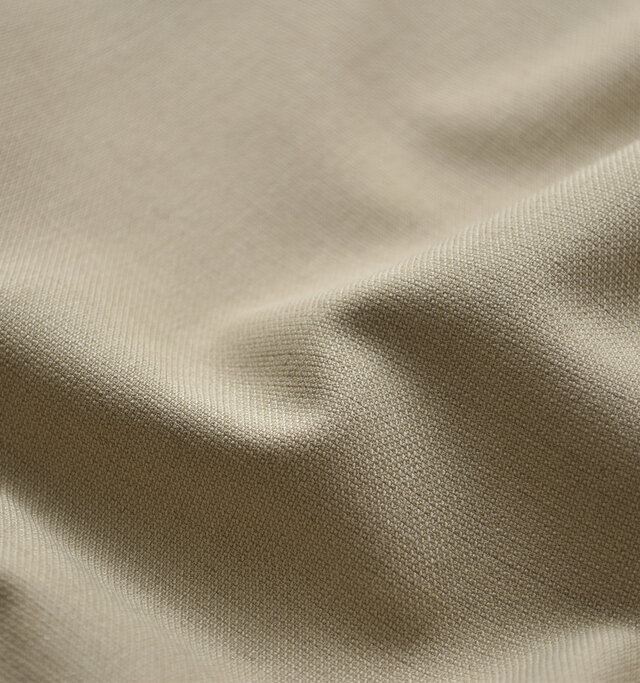 表地(無地)/ポリエステル75% レーヨン15% ポリウレタン3% 毛3% 再生繊維(セルロース)2% アセテート2%