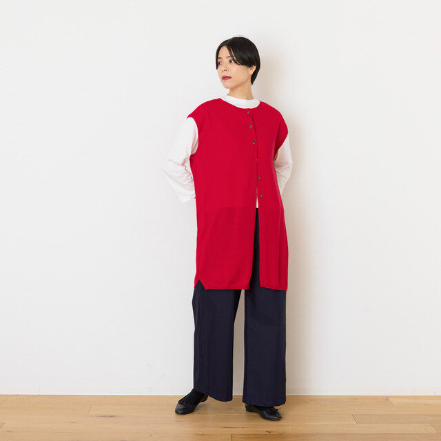 着用カラー:アカ