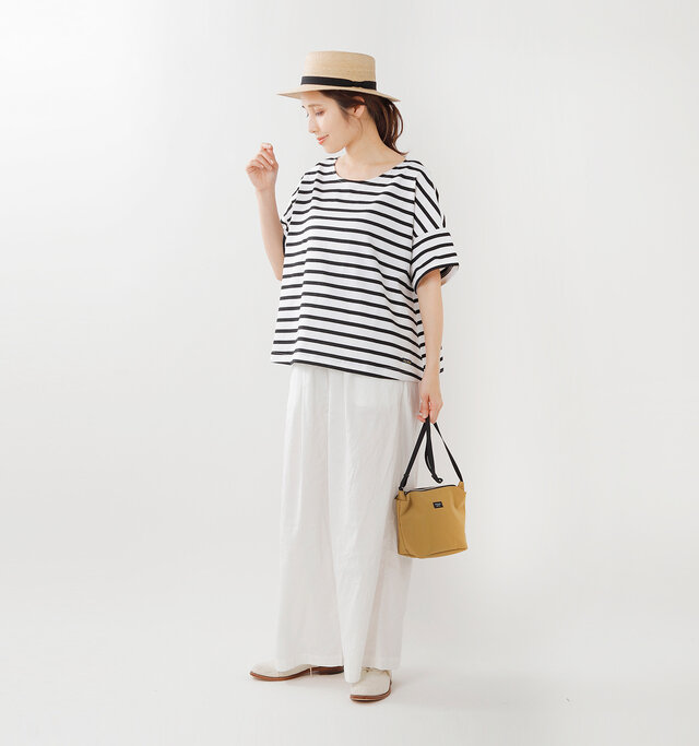 model yama:167cm / 49kg
color : blanc×noir / size : 1