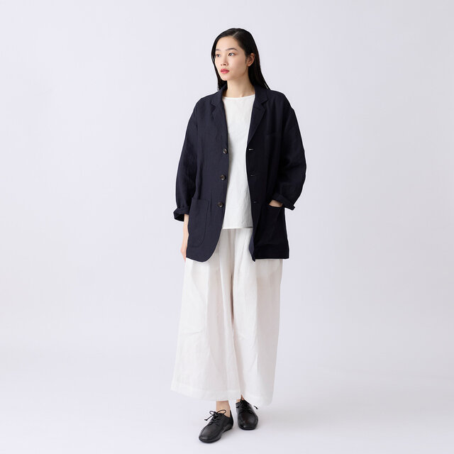 同シリーズのジャケットと合わせた、セットアップスタイルもおすすめです。