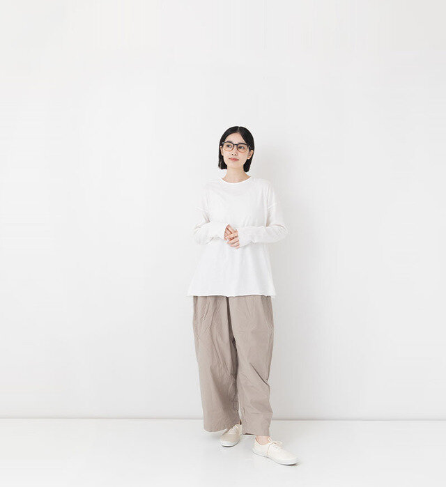 color : WHITE , model : 162cm