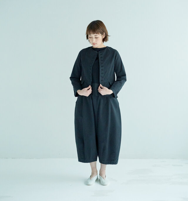 モデル160cm 着用サイズ: 0(BLACK)