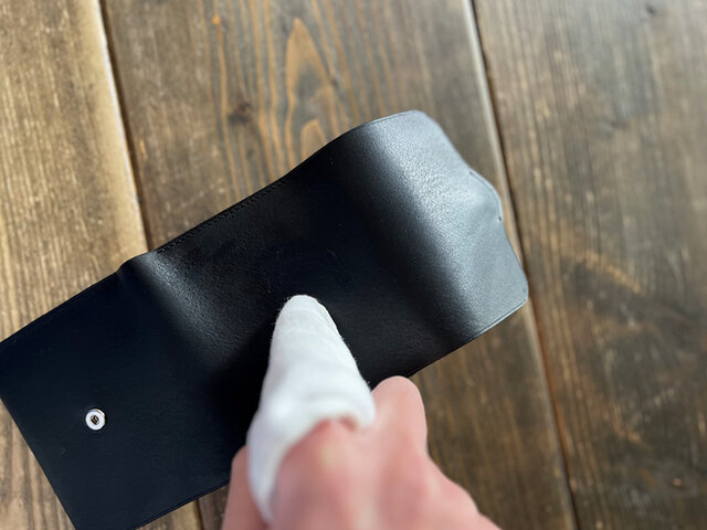 ツヤツヤになってきました。