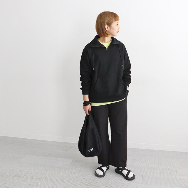 ■ブラック(身長165cm、着用サイズ1)