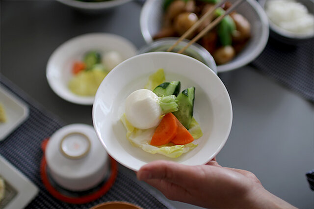 さっと作れて、パリパリ美味しいご飯のお供、野菜の浅漬け。
旬の野菜を1番美味しく楽しむ食べ方かもしれませんね!
これからは、見た目にも可愛いWECKで作って楽しみませんか?