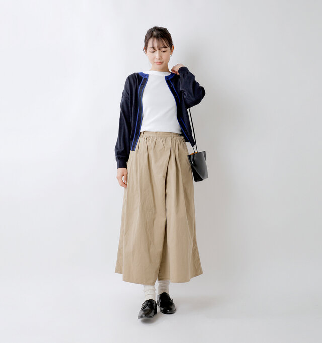 model mizuki：168cm / 50kg 
color : white / size : 2-3(L)