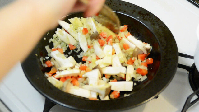 FRYING PAN JIU | お皿にもなる鉄フライパン
