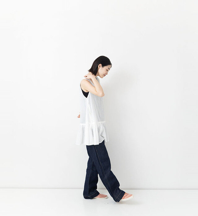 color : WHITE , model : 162cm