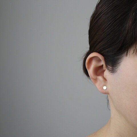 Kathleen Whitaker｜Spangle Earring (3size) [ ピアス ]