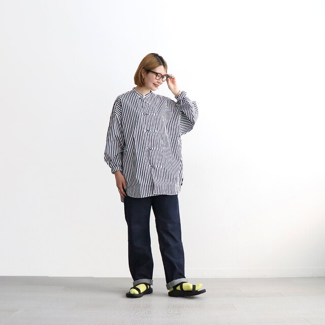 ホワイト×ネイビー(身長160cm、着用サイズS)