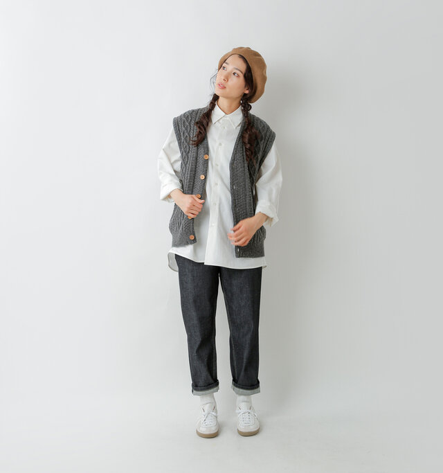 model saku：163cm / 43kg 
color : gray / size : M