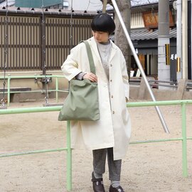 mumokuteki｜オーバーサイズの春色ツイルコート