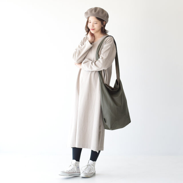 モデル:157cm / 47kg
color : off black