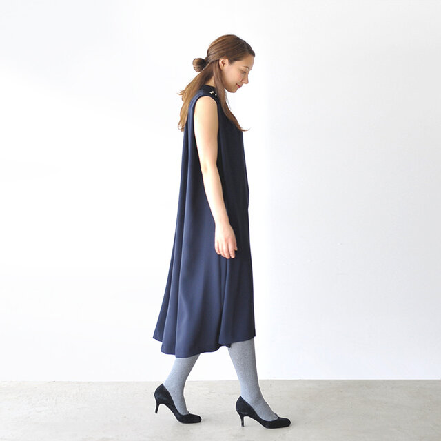 モデル:164cm / 46kg
color : navy / size : 38(L)