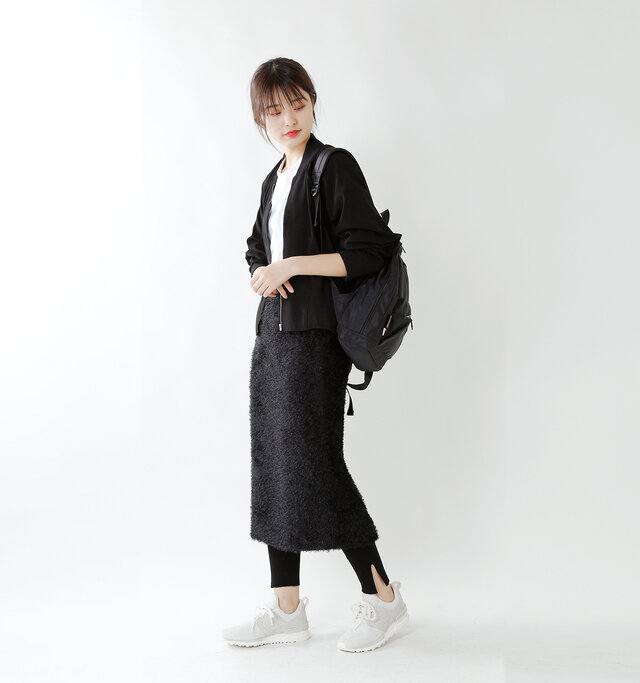 model kanae:167cm / 48kg
color : black / size : 2
