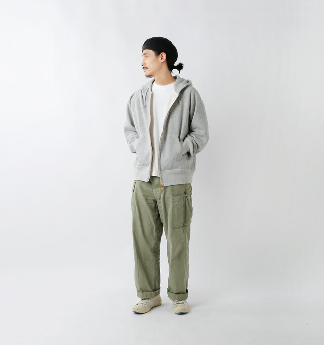 model saku：163cm / 43kg
color : heather grey / size : 6
