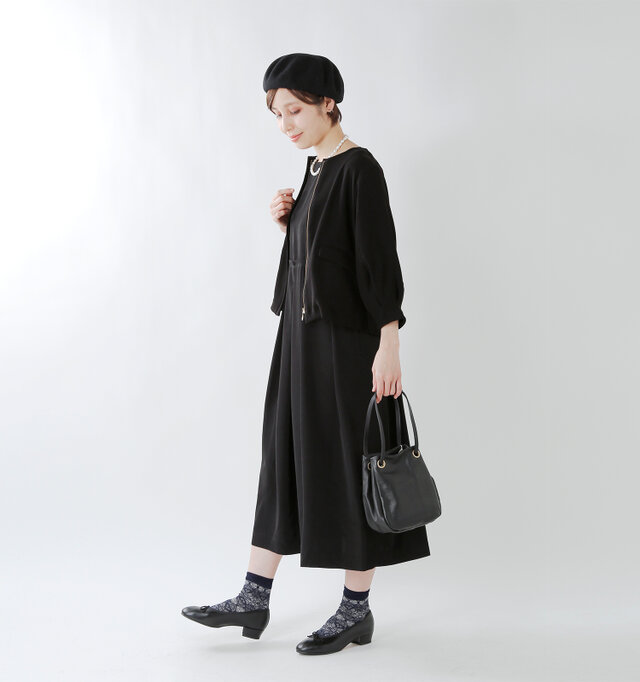 model yama:167cm / 49kg
color : black / size : 38
