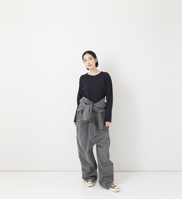 color : BLACK , model : 162cm