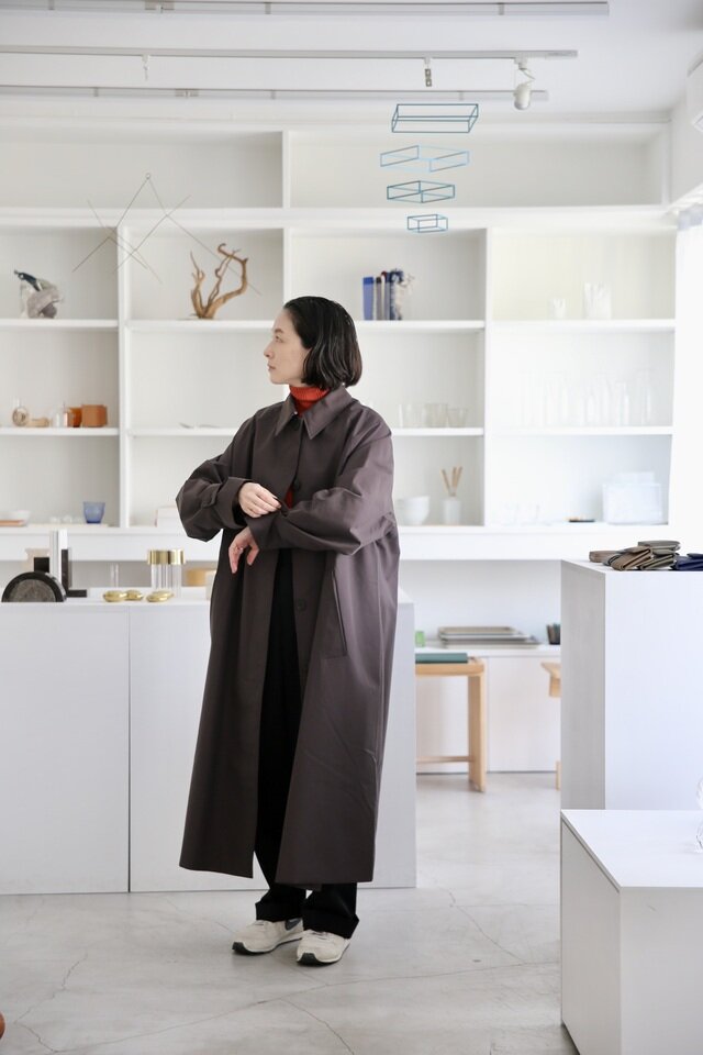 STUDIO NICHOLSON|HOLIN COAT IN COCOA [ ステンカラーコート STUDIO NICHOLSON|HOLIN COAT IN COCOA [ ステンカラーコート