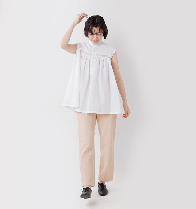 model saku：163cm / 43kg 
color : off white / size : 38